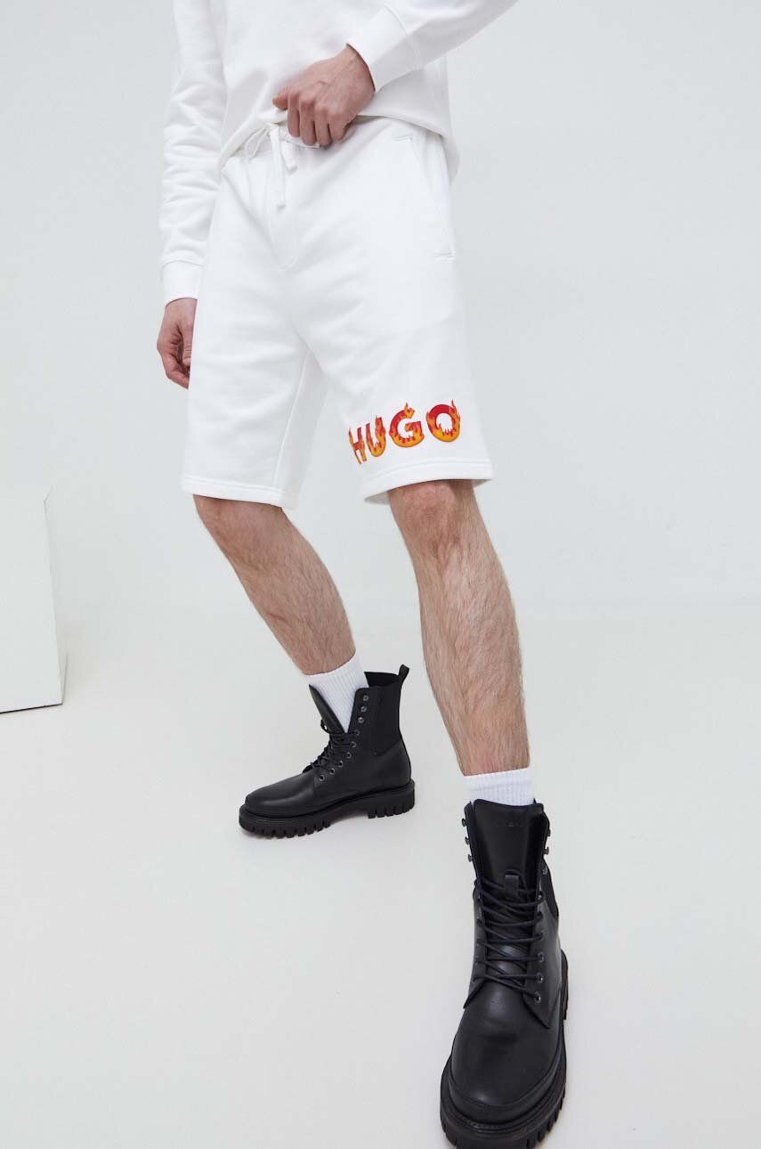 Imagine HUGO pantaloni scurți din bumbac culoarea alb 50504826