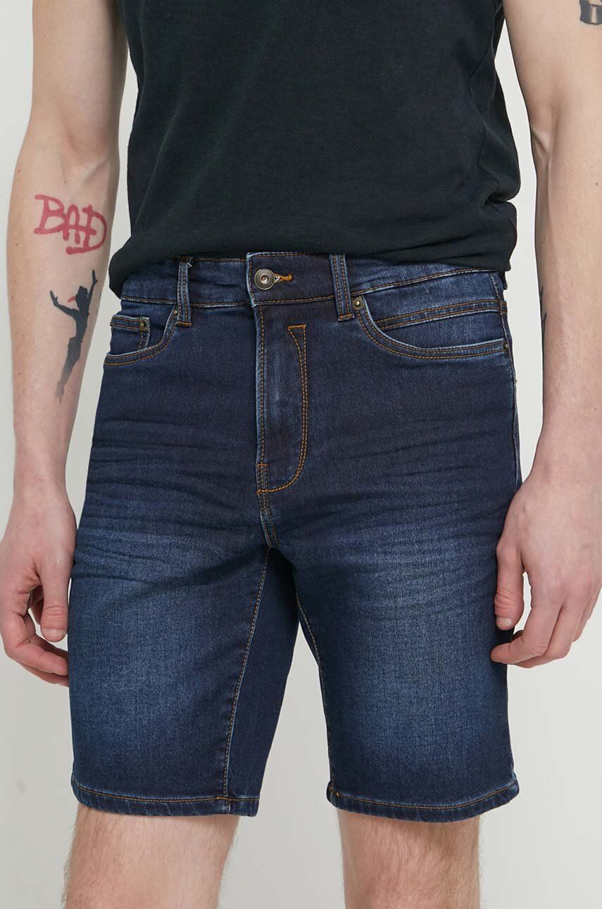 Imagine Solid pantaloni scurti jeans barbati, culoarea albastru marin