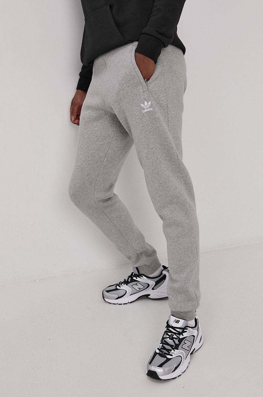 Imagine Adidas Originals Pantaloni H34659 bărbați, culoarea gri, material neted H34659-MGREYH
