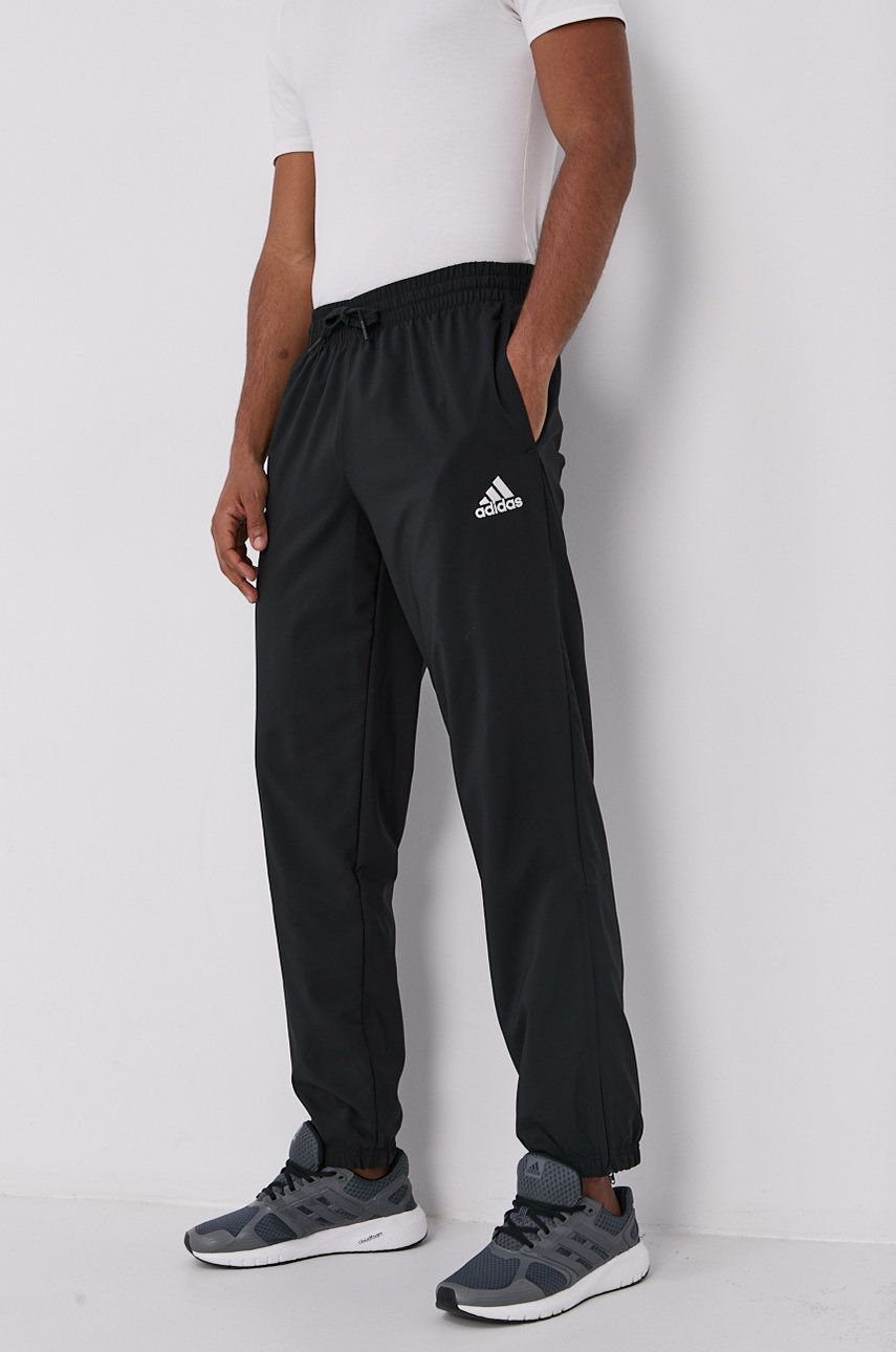 Imagine Adidas Pantaloni GK9252 bărbați, culoarea negru