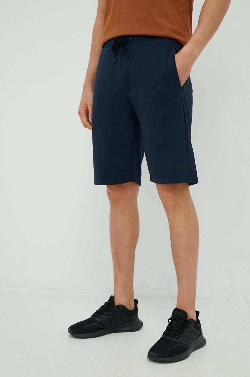 Imagine 4F pantaloni scurti barbati, culoarea albastru marin