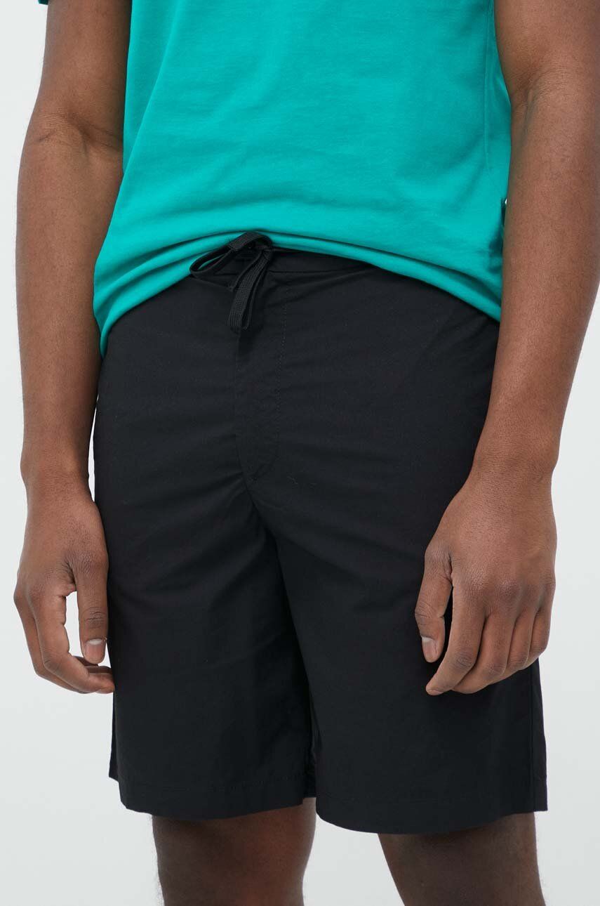 Imagine United Colors of Benetton pantaloni scurti din bumbac culoarea negru